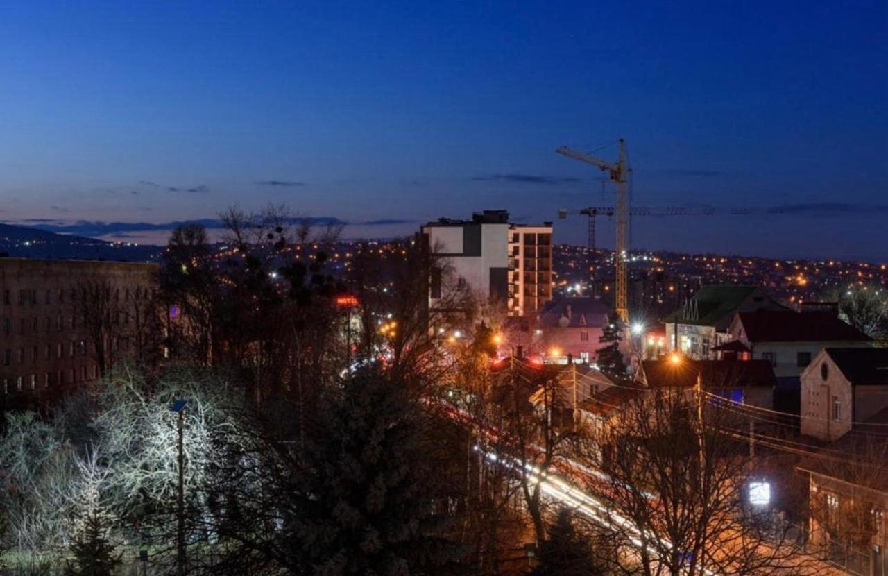 Затишна Красива Квартира-Студія В Новобудові З Балконом Chernivtsi Exterior photo